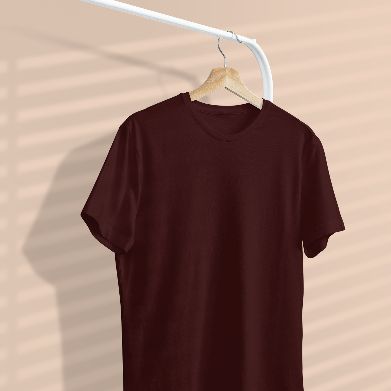 Solid Men's Maroon Regular Fit T-shirt